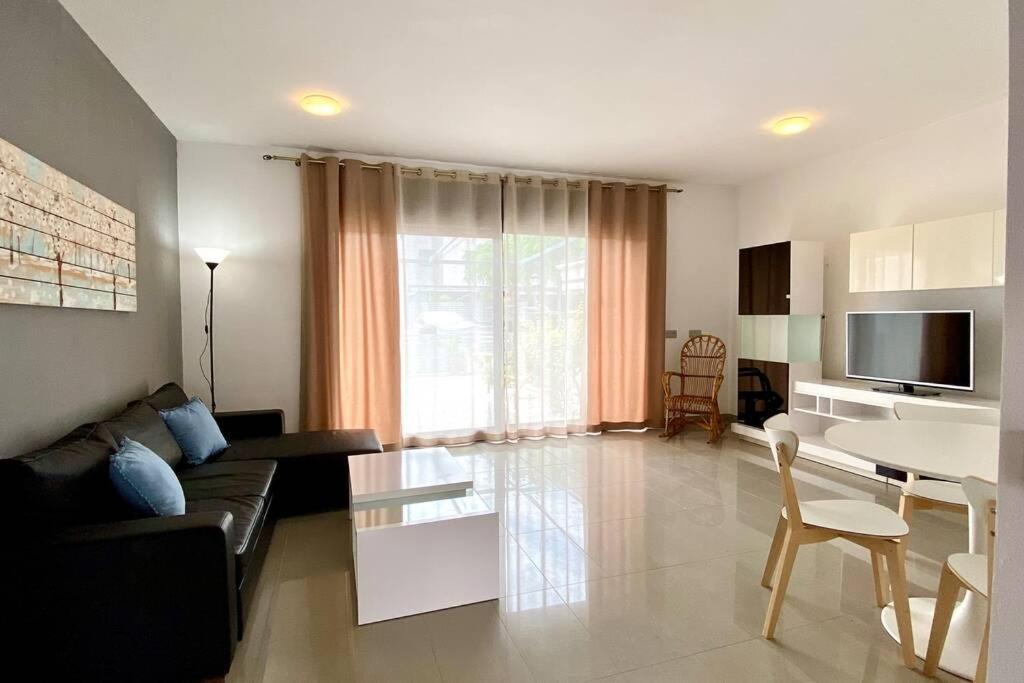 Chalet Moderno Con Piscina En Mont - Roige Bahia 外观 照片